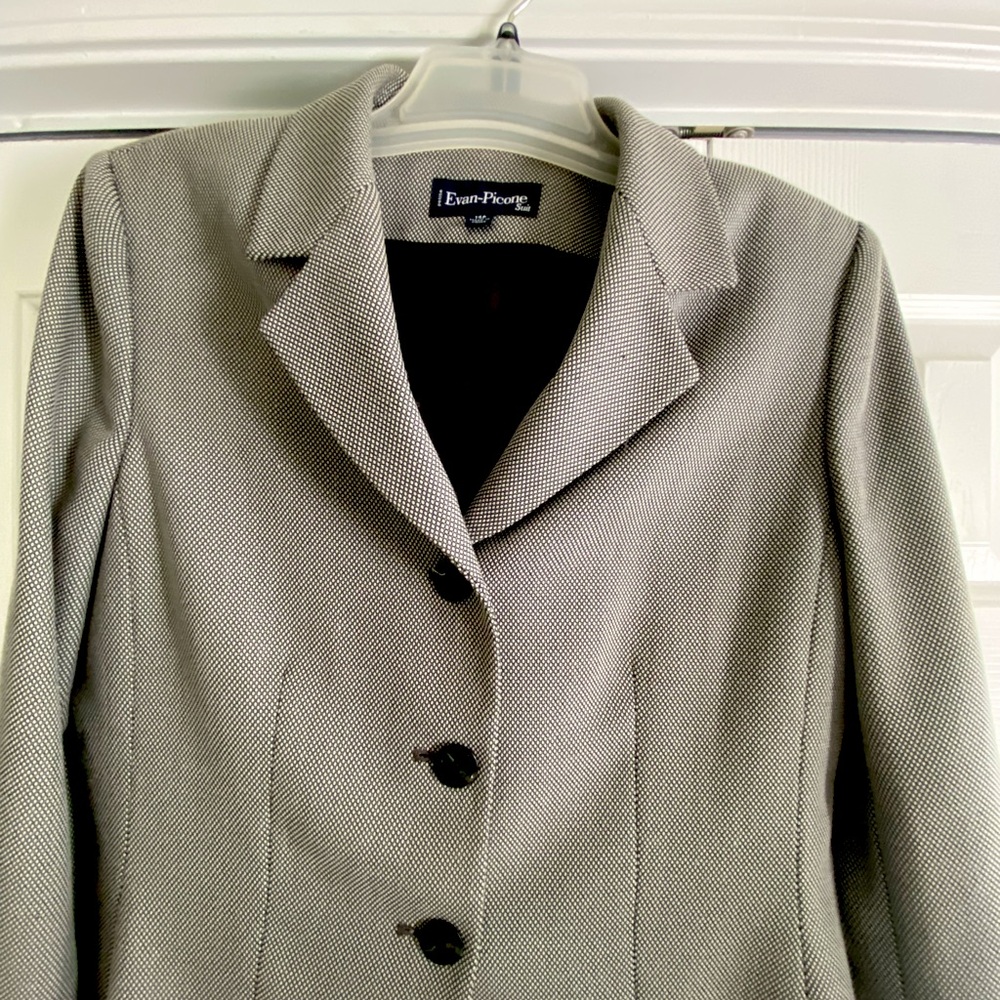 Women’s petite two piece suit with skirt